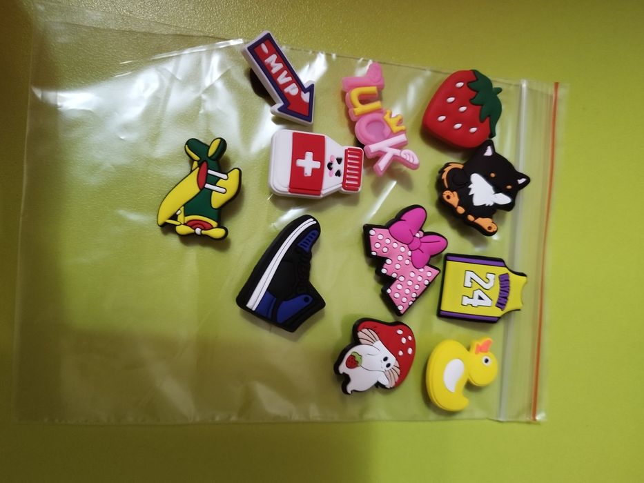 Джибитсы украшение для кроксов