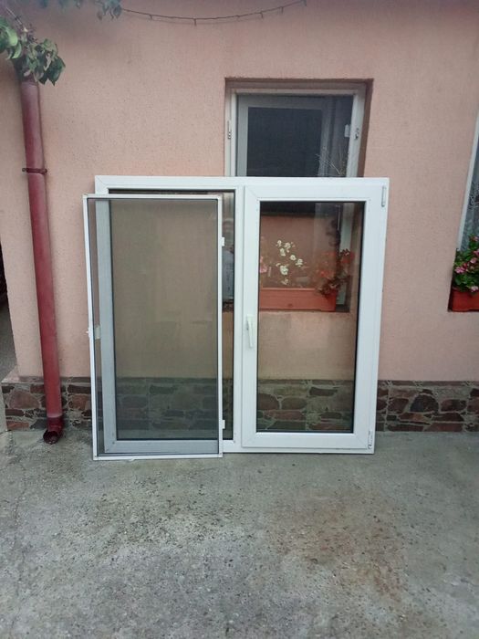 Geam termopan tâmplărie PVC cu plasa și pervaz  ieftin