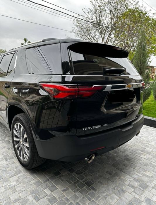 ** Traverse qora 2025