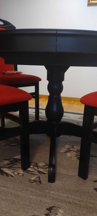 Masa rotundă Ikea Ingatorp cu scaune