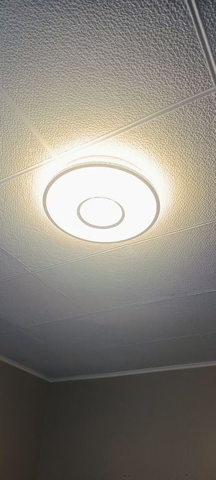Lustră rotundă  in stare foarte bună