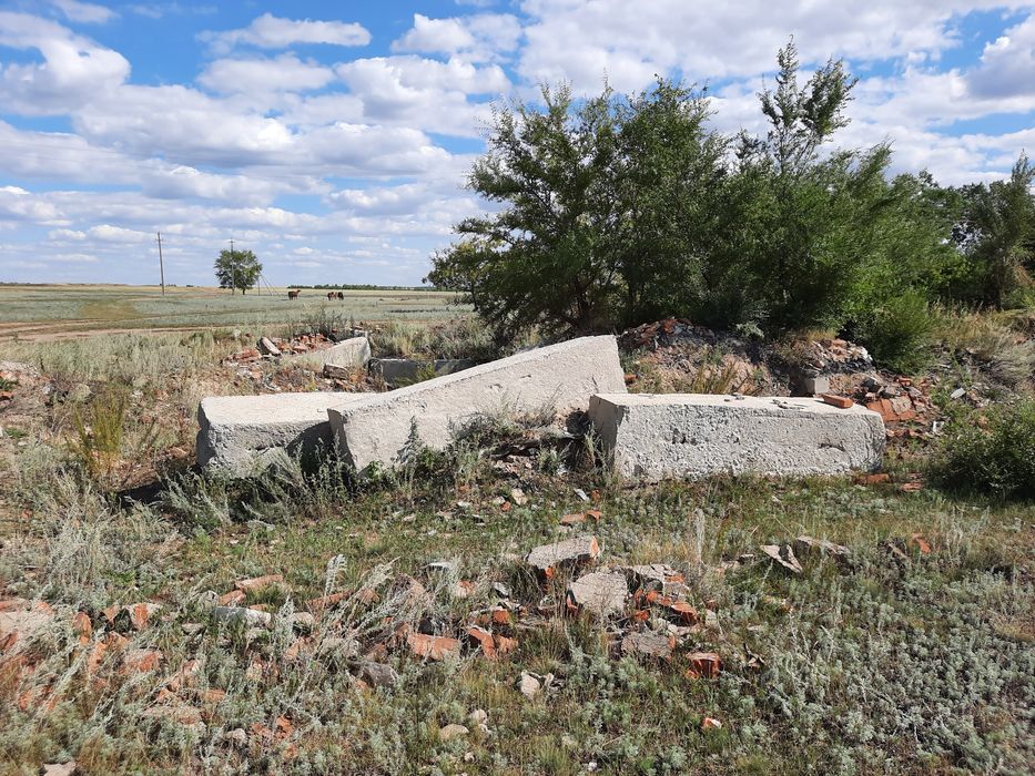 Продам фундаментные блоки 33 штуки