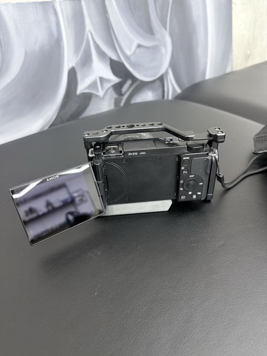 Продам фотокамеру Sony zv-e10