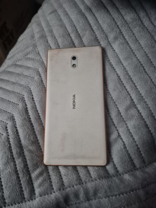 Продам телефон.      .