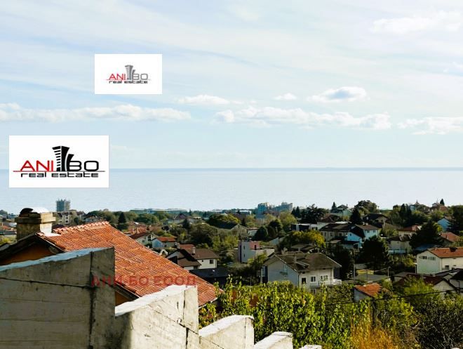 Парцел в Варна-м-т Траката площ 1324 цена 180000