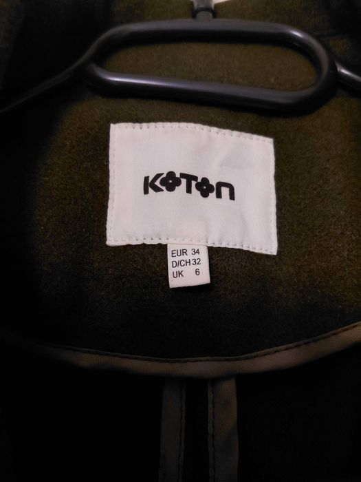 Тъмнозелено палто koton