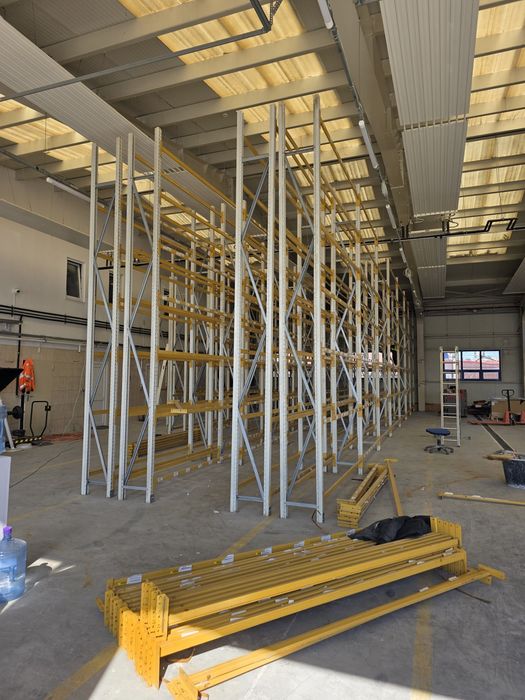 Rafturi metalice pentru anvelope si europaleti