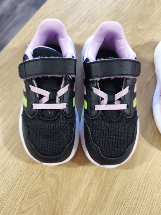 Маротонки за момиче Adidas 2бр.-26 номер.