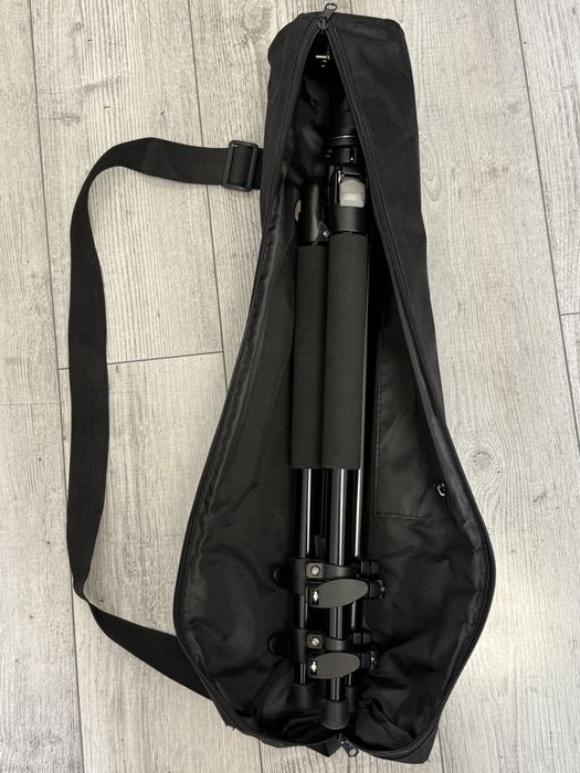 Tripod camera Nou
