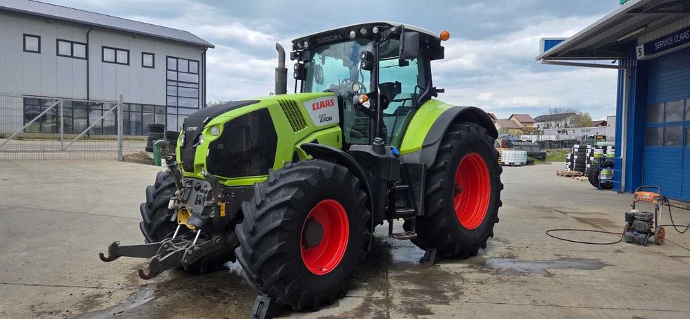 Tractor Claas Axion 810 CMATIC