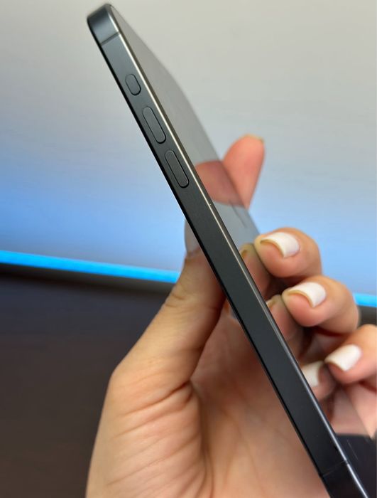iPhone 15 PRO MaX • 256 GB • 96 % Bateria