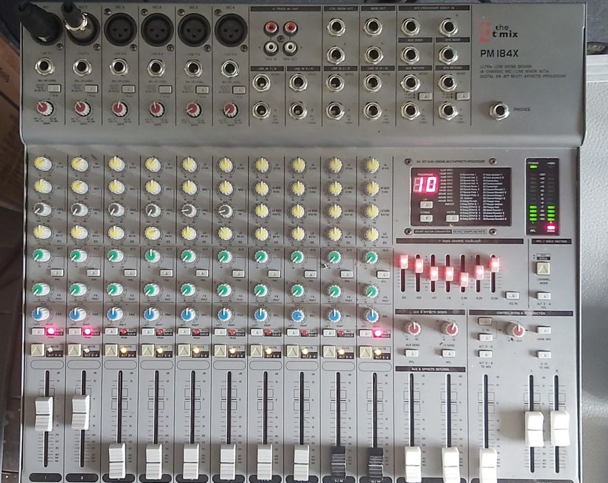 Vând mixer activ The tmix 184x