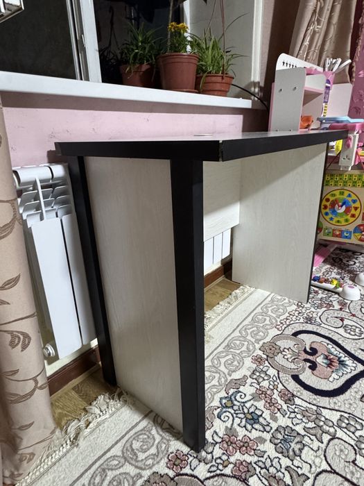 Компютерный(писменный) стол сотилади