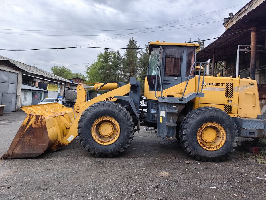 Погрузчик  3 кубовый