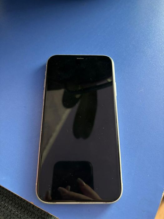 Продаю 11 iphone