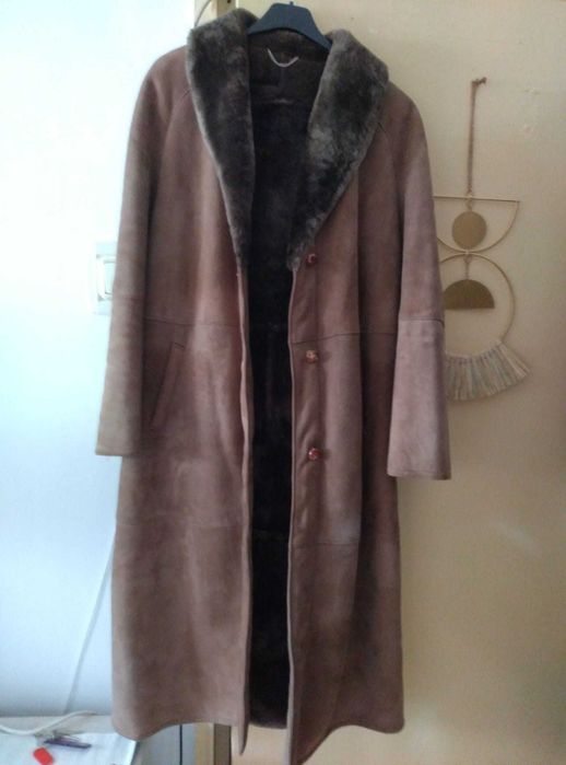 Cojoc din blană  naturală  de oaie, elegant .