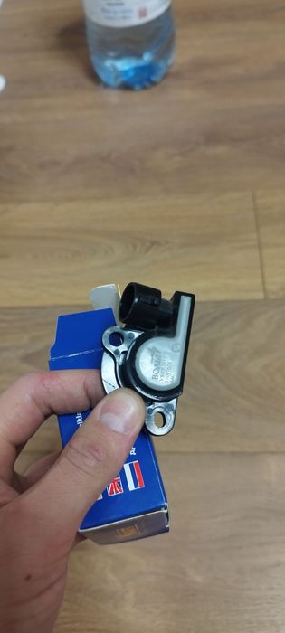 Продам замки 1000 ; датчики 500 гитара дворника