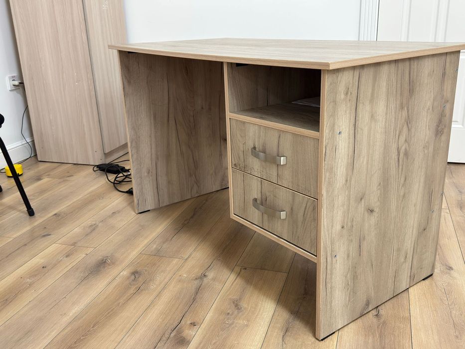 Продаются офисные столы