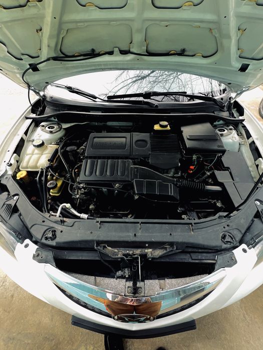 Mazda 3 Srochna Sotiladi xolati yaxshi Faqat Naxtka