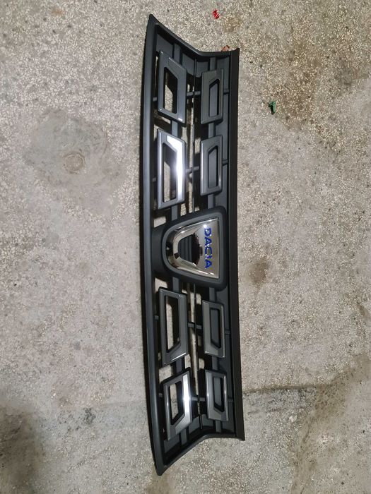 Grila bară fața duster 2020+