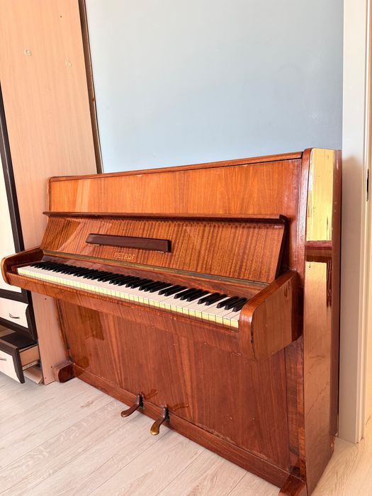 Продам фортепиано PETROF (Чехия)