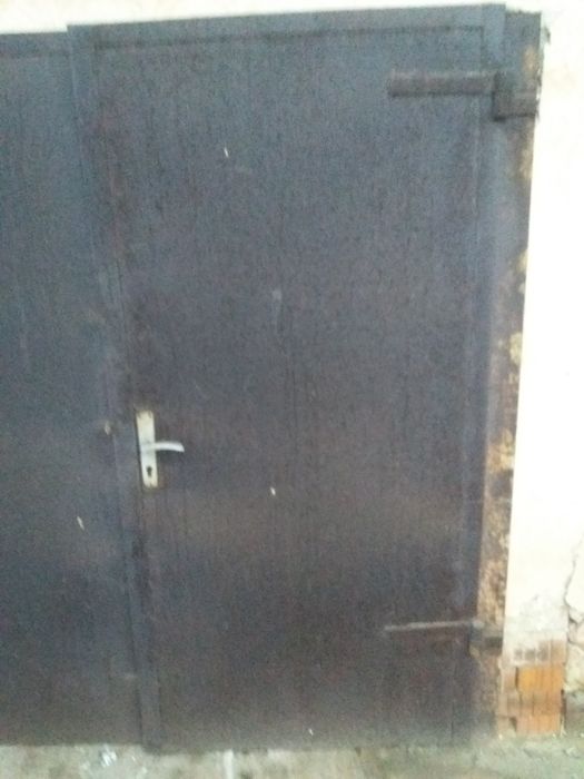 Poarta de garaj in doua aripi