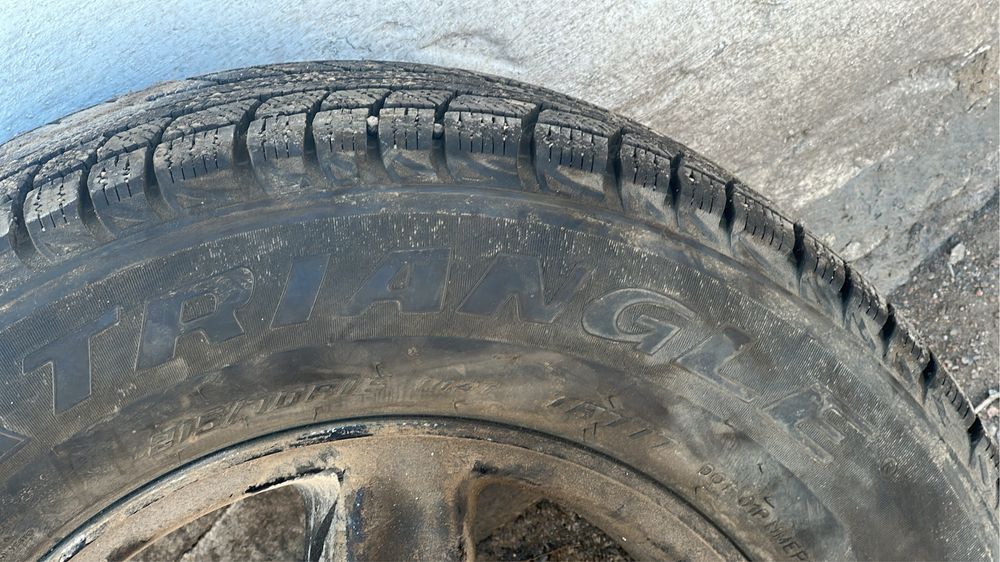 Продам в новым сос 215/70/16