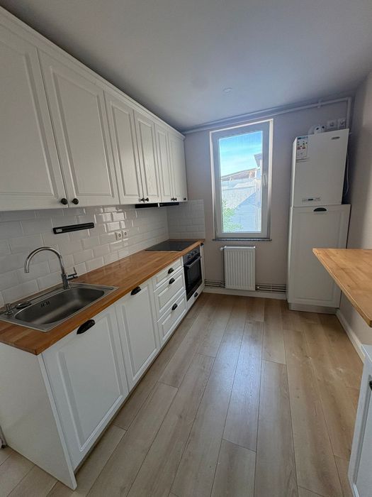 Vând apartament 2camere zona Carpați 1.