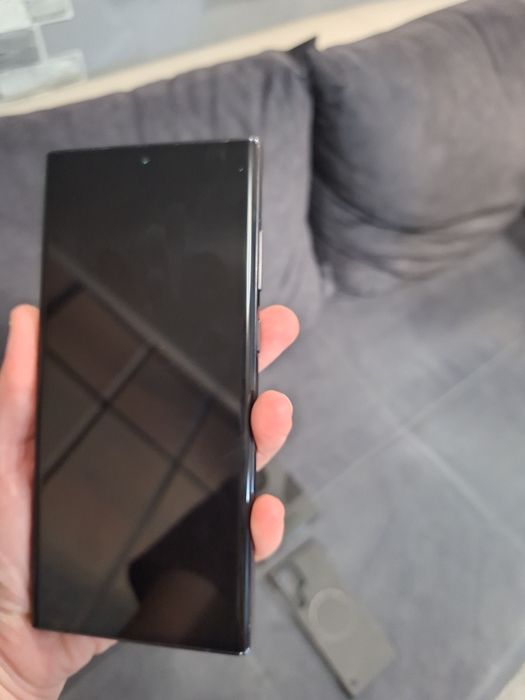 Телефон Samsung S22 Ultra