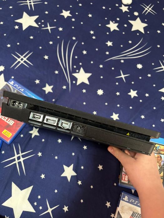 Vand ps4 slim 408 gb