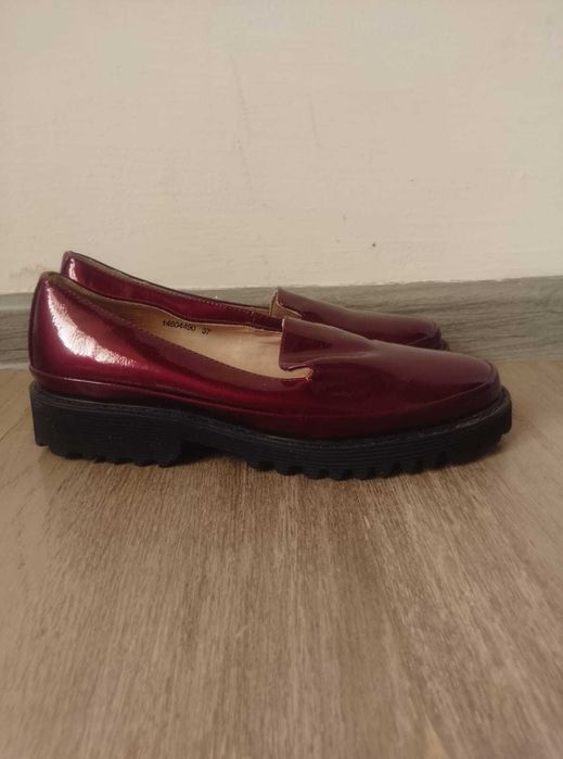 Продам женскую обувь