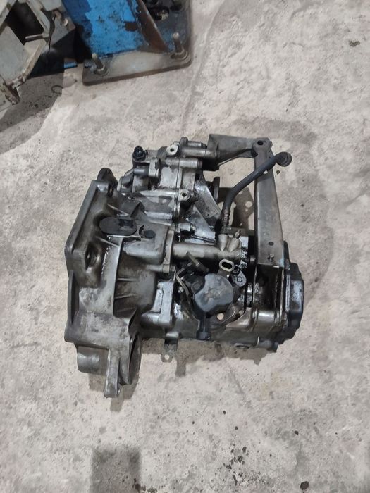 Коробка пассат Б3 Б4 5 ступка механика