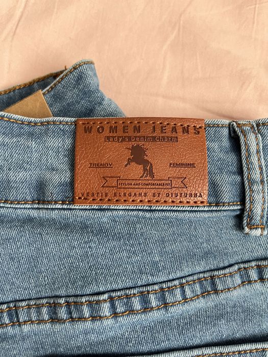 Женсие, джинсовые, короткие шорты