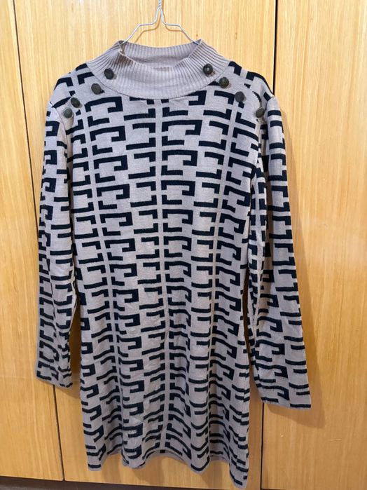 Дамска рокля с брокат