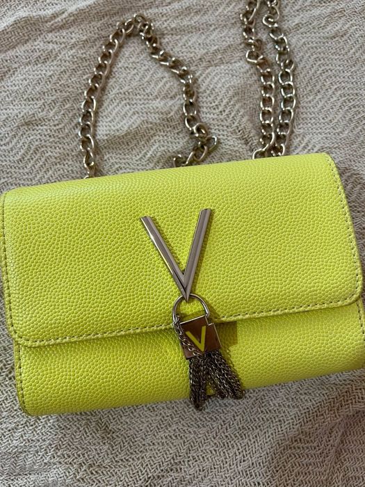 Продавам дамска чанта Valentino