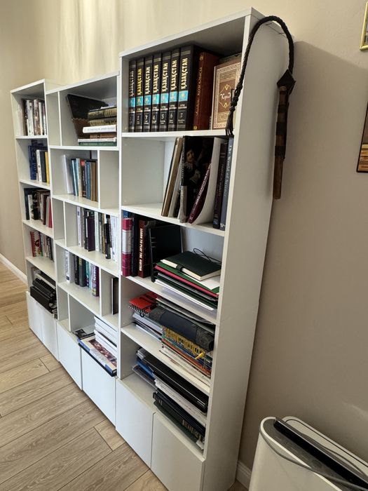 Шкаф книжный белый в комплекте