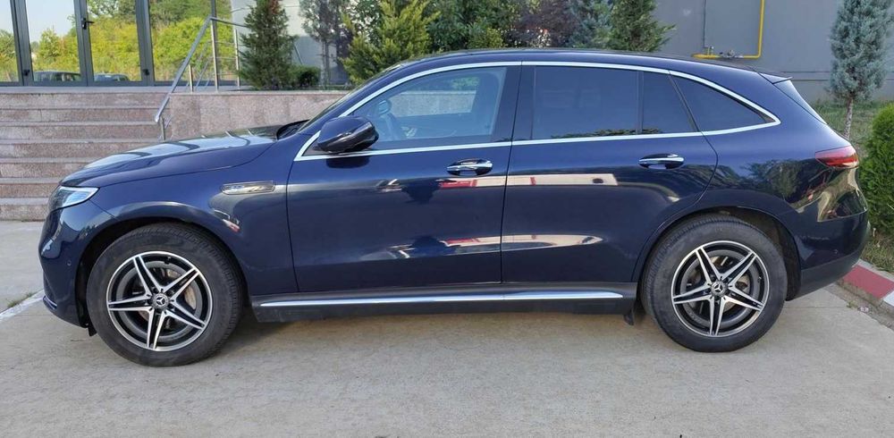 Vand Mercedes Benz EQC 400 4MATIC in stare excelenta, dotari complete