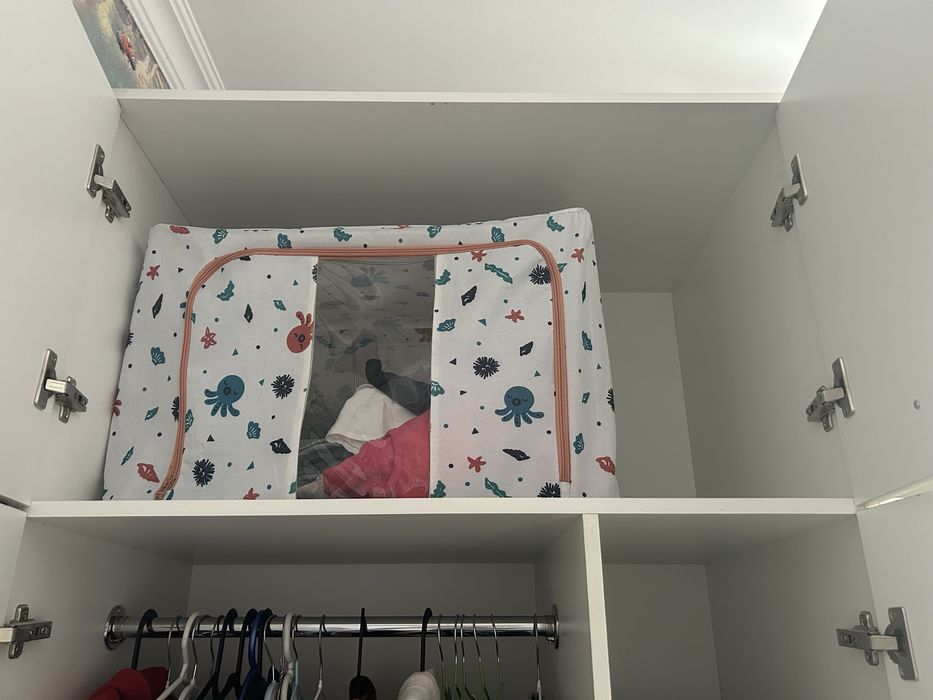 Продам гарнитур для двух девочек