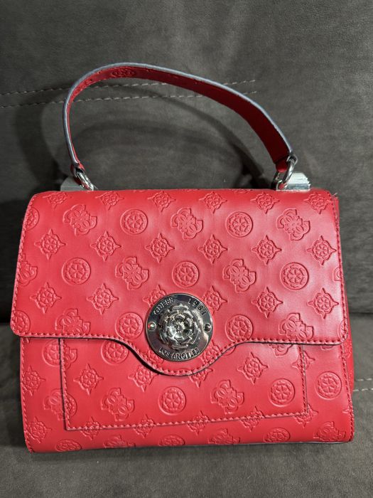 Дамски чанти  Guess