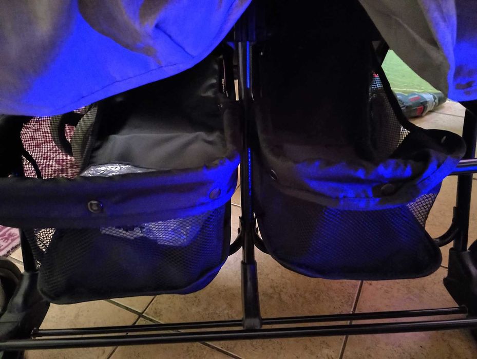 Двуместна количка - в перфектно състояние