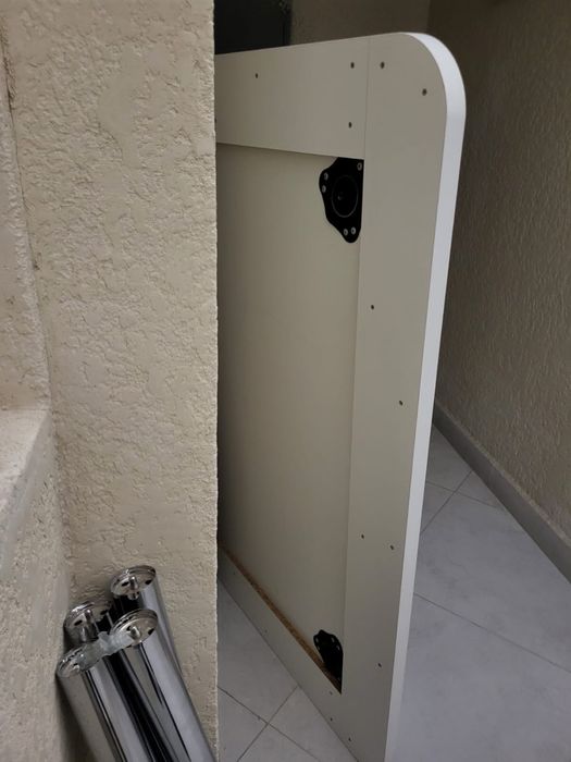 продам белый стол большой