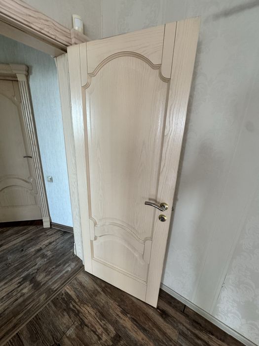 Двери межкомнатные продам