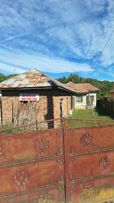 Vand casa in comuna Orlesti