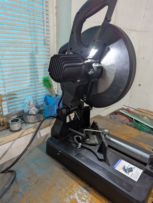 Отрезная машина по металлу