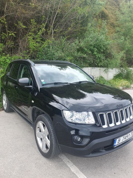 Jeep Compass черен металик