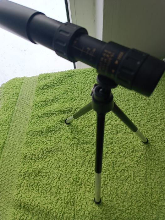 Mini telescop ,și monoclu