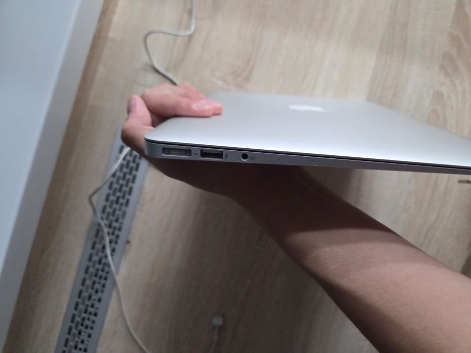 . MacBook Air 13, 2015 :