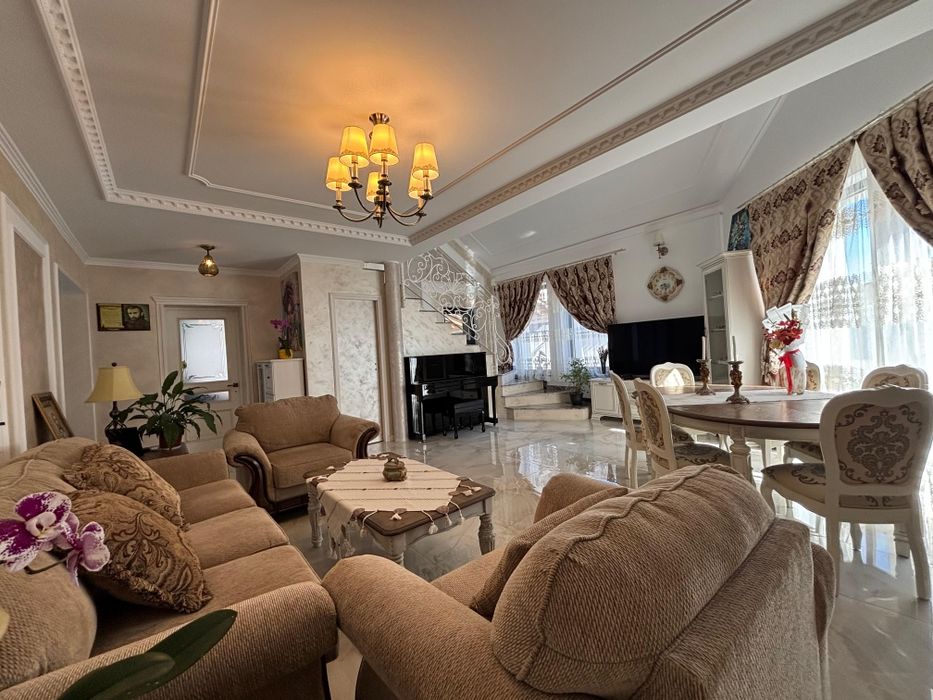 Casă INDIVIDUALĂ 6 camere, curte spaţioasă, carport și terasă - Brana, Șelimbăr