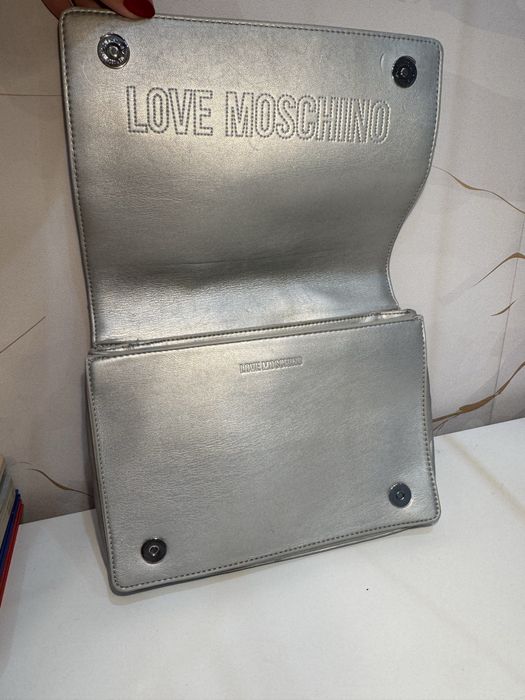 Сребриста чанта LOVE MOSCHINO