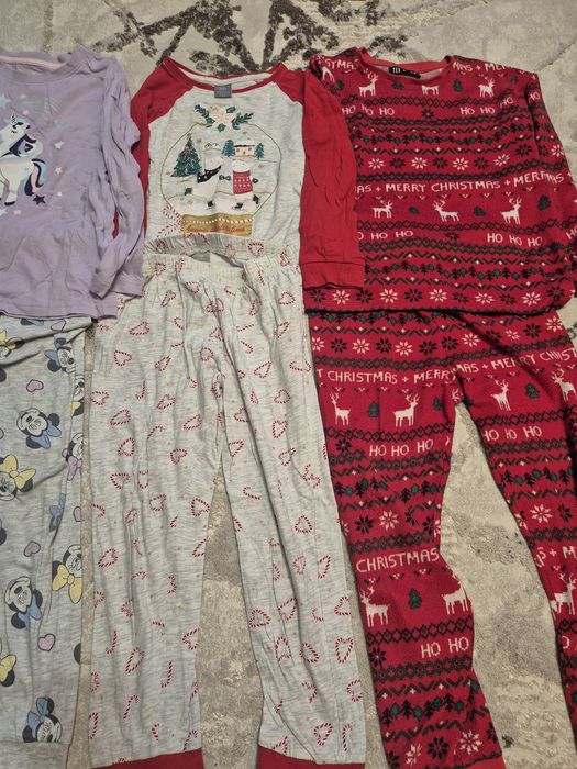 Lot pijamale fetite 4-5ani stare foarte buna